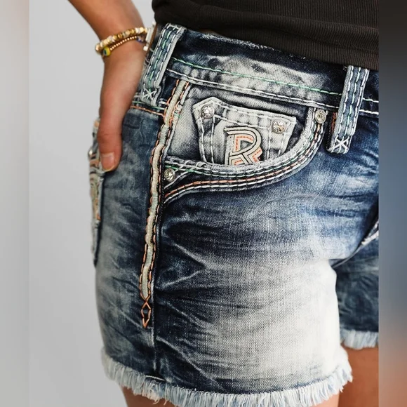 ❤️ROCK REVIVAL❤️ MAE EASY STRETCH EMBROIDERED EMBELLISHED SHORTS SIZE 28 - Picture 6 of 11